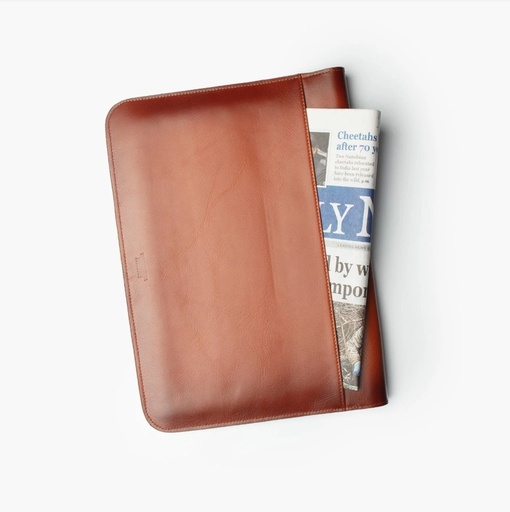 Wachikopa Lederhülle für MacBook Pro 14" mit Kartenfach